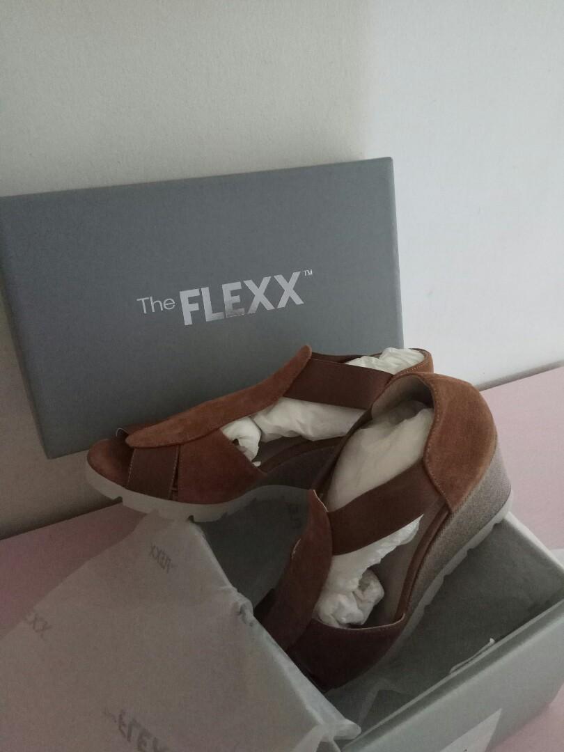 Leather Sandals The Flexx Shore Thing The Flexx Sandals Women S Fashion Footwear Sandals On Carousell
