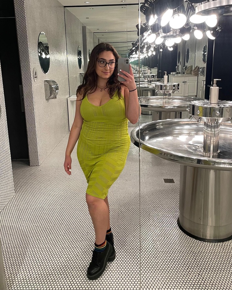 Qveenjulia Nude Leak