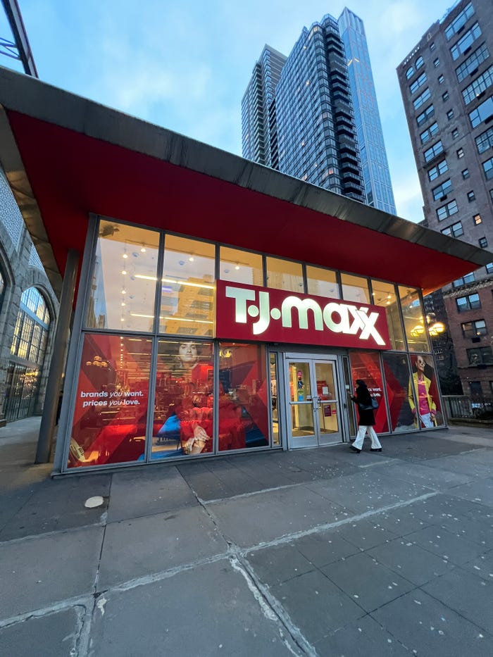Smile You Amp 39 Re On Body Camera Tj Maxx To Equip Employees To Fight