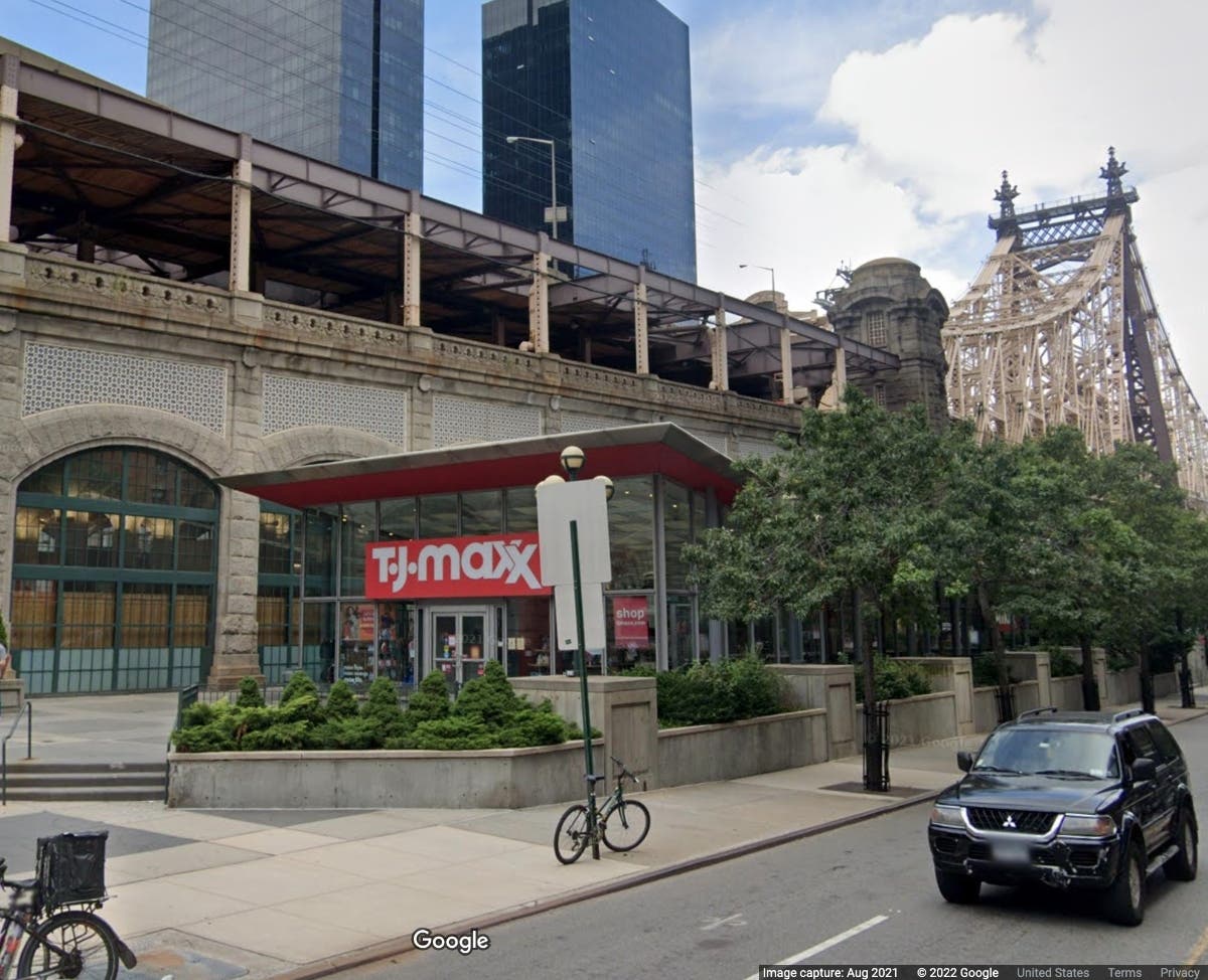 Suspicious Package At Ues Department Store Prompts Bomb Squad Police Upper East Side Ny Patch